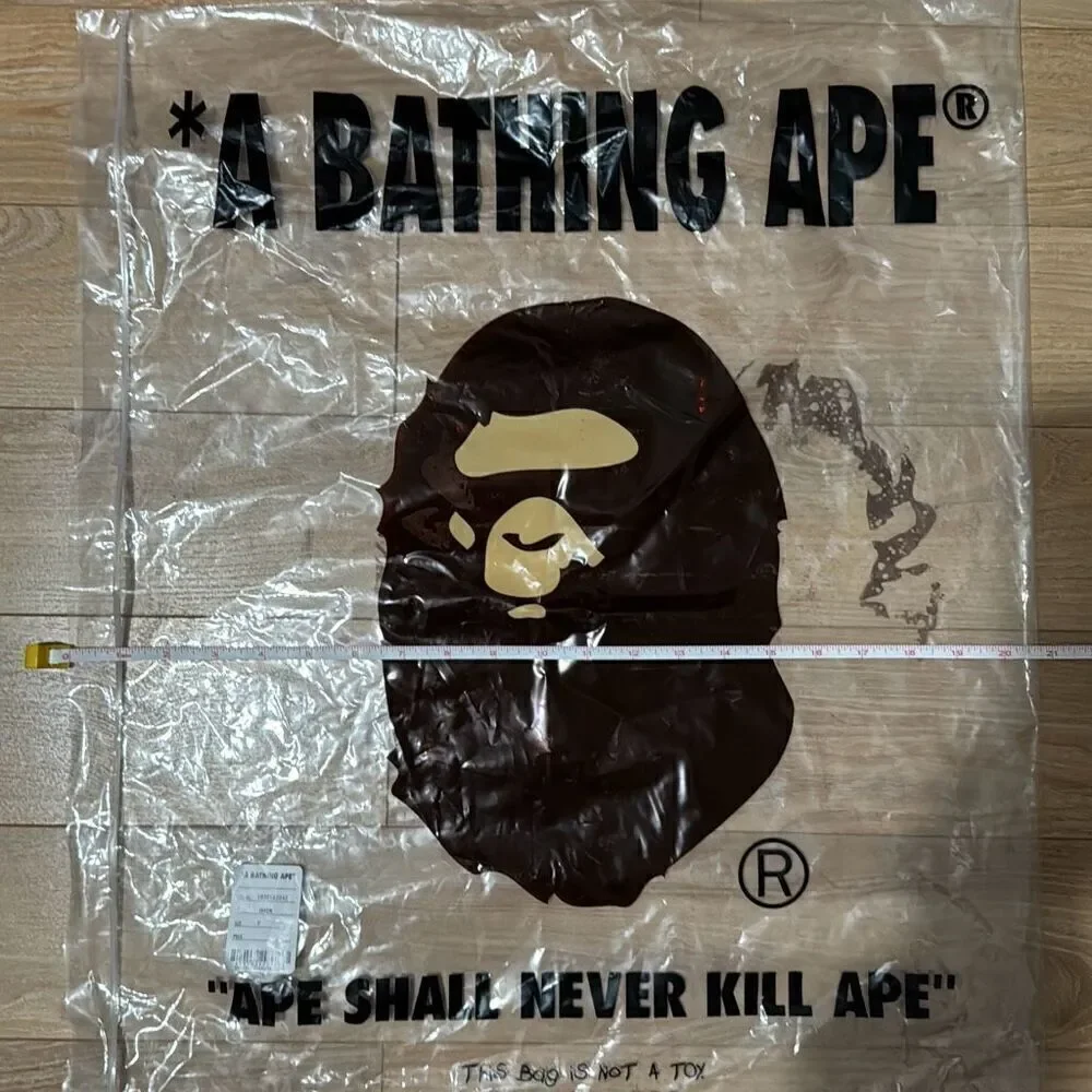 A bathing ape plastic‎